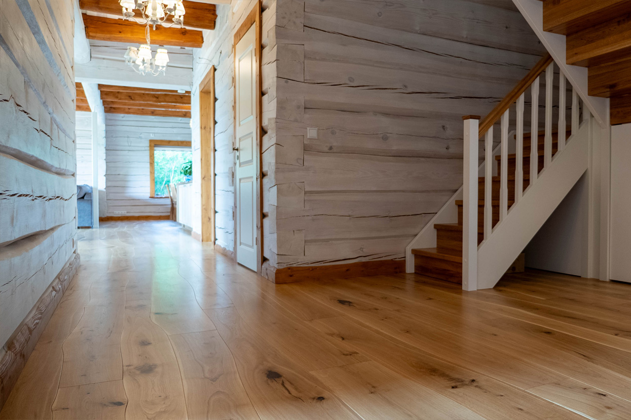 Rustic Curved Edge Engineered Hardwood Oak Parquet Flooring